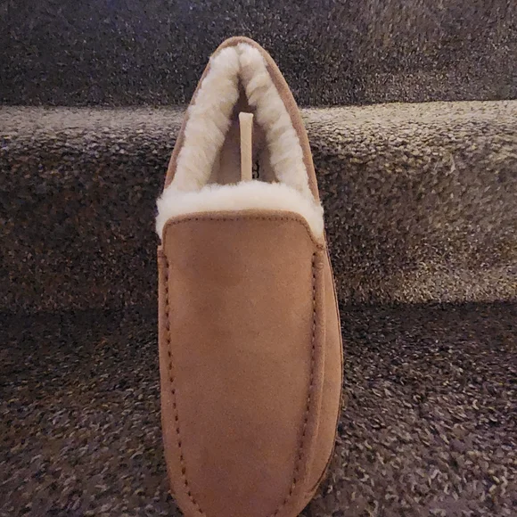 UGG Tan Loafers & Slip-Ons - Picture 4 of 4